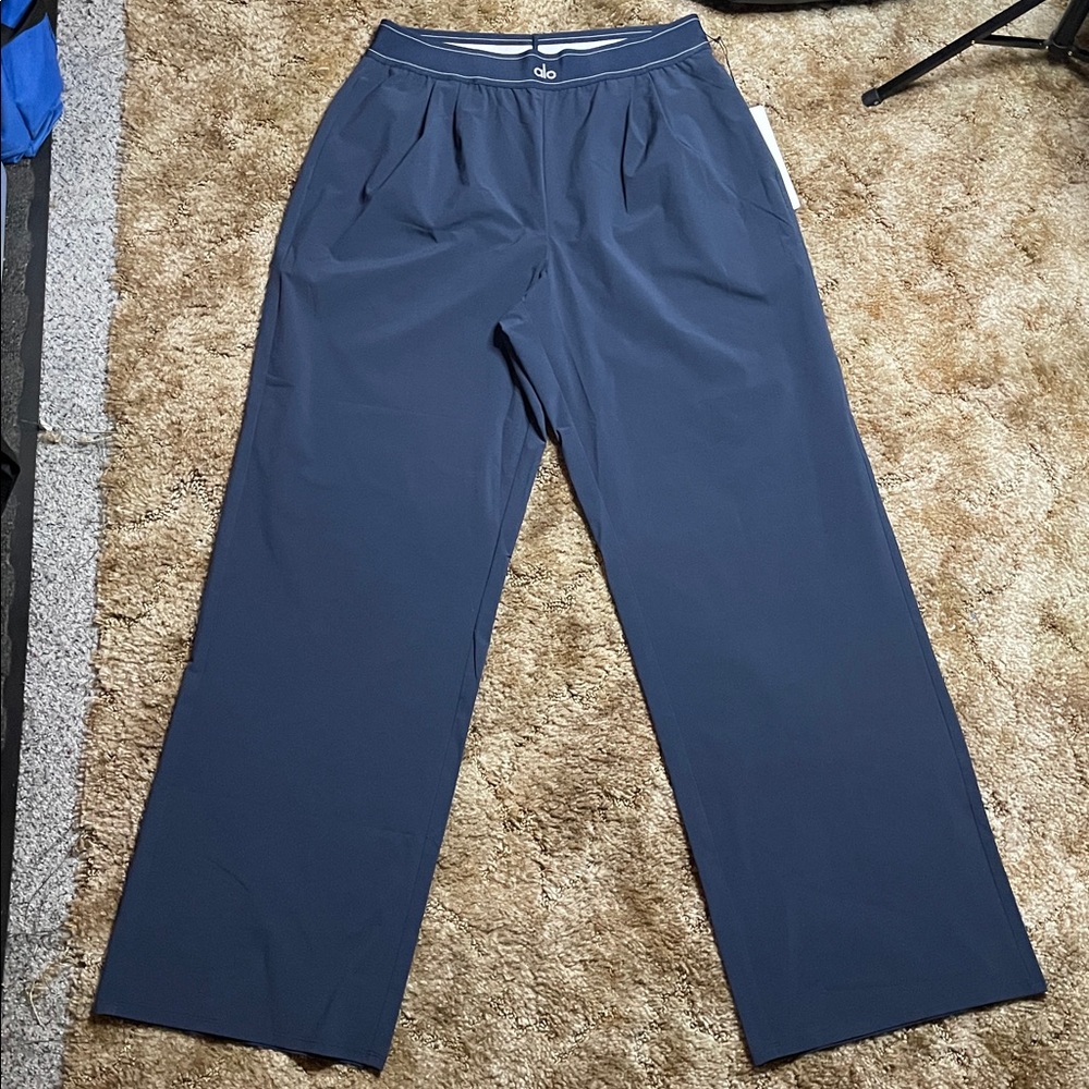 ALO Yoga Navy Track Pants - Picture 4 of 8